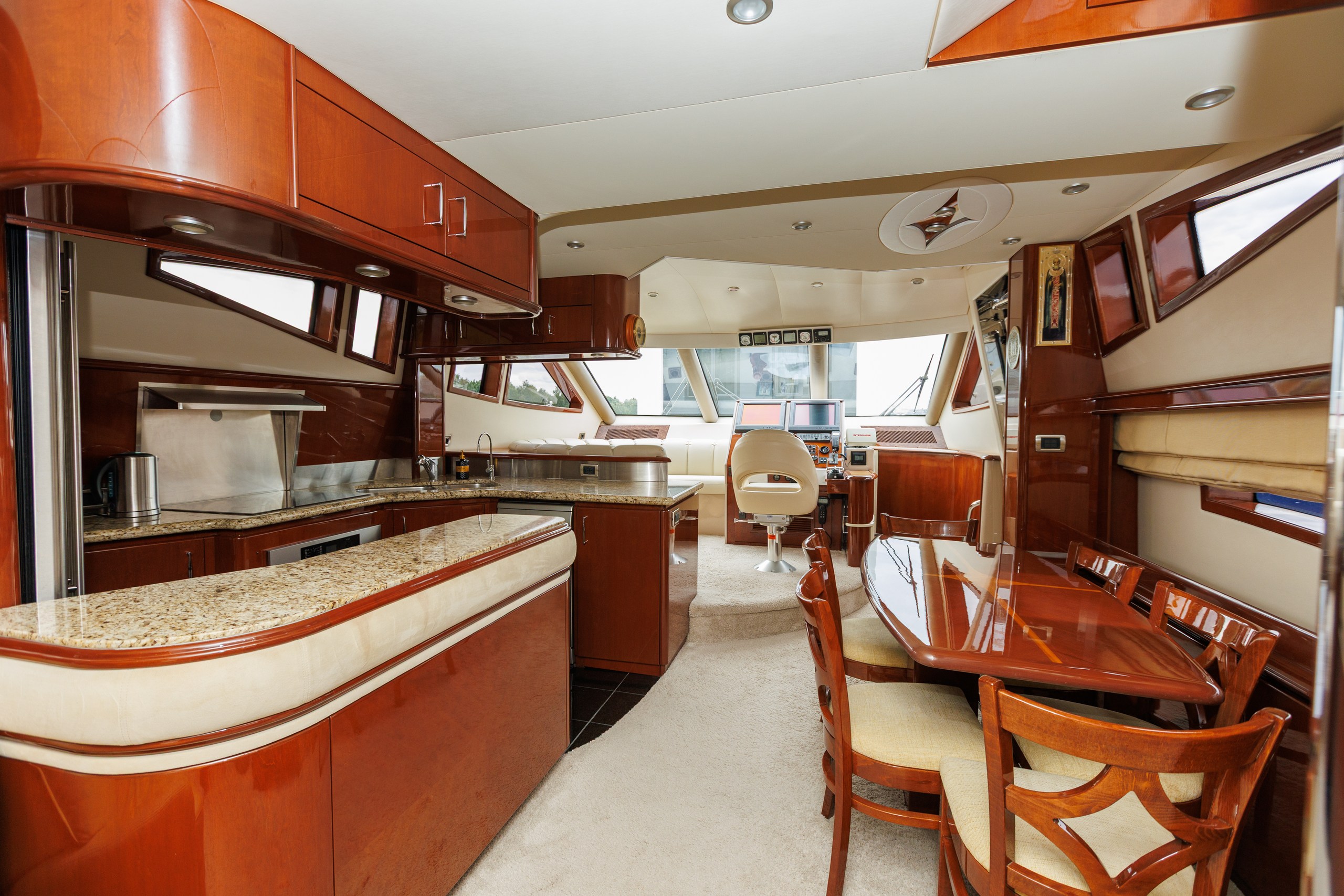 MARQUIS 690